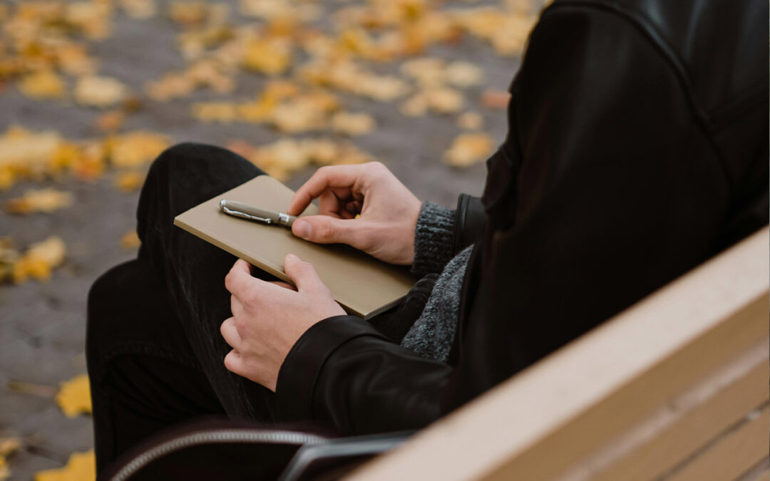 Qué hacer cuando estás mal sin motivo: escritura y bienestar