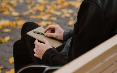 Qué hacer cuando estás mal sin motivo: escritura y bienestar